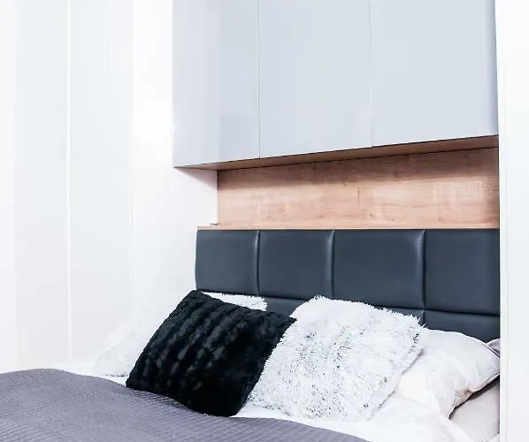 Center Ilumino فندق وودج