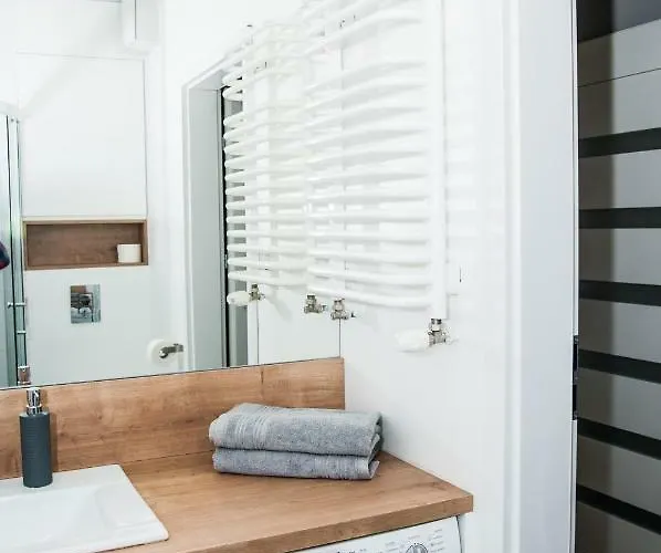 Center Ilumino فندق *