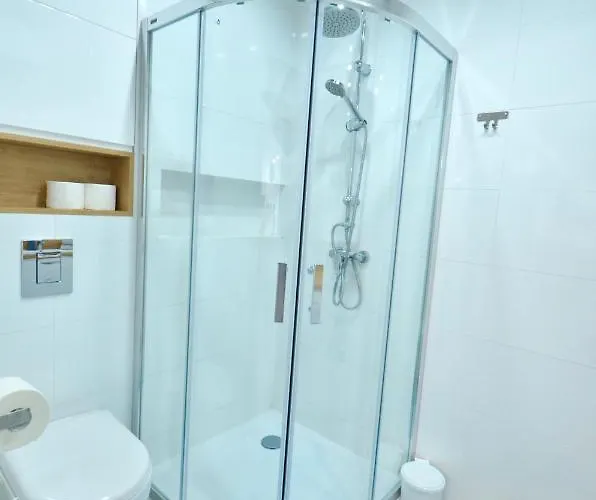 Center Ilumino فندق وودج